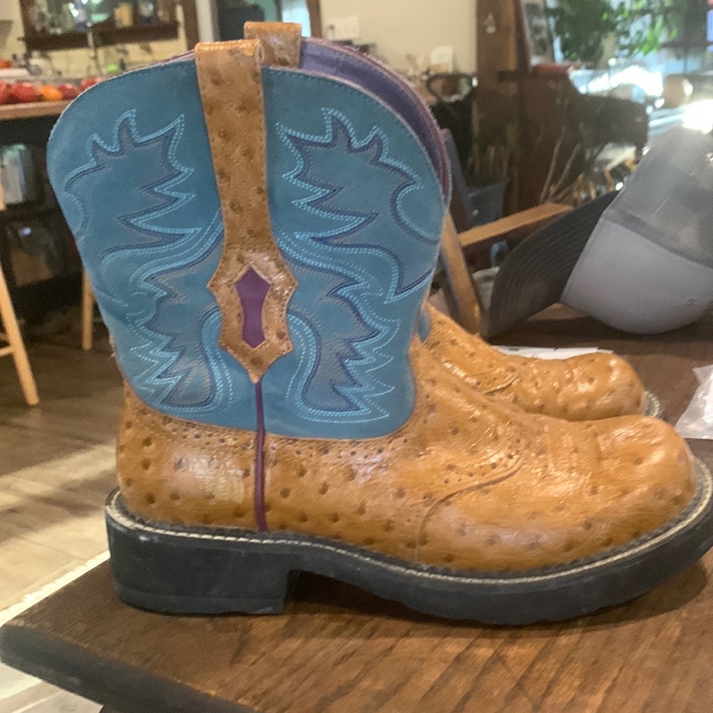 Ariat women’s boots!